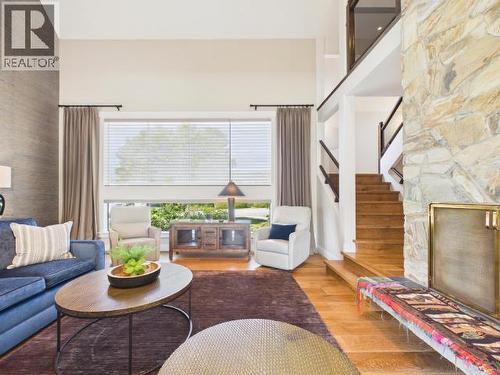 3436 Cariboo Ave, Powell River, BC - Indoor Photo Showing Living Room