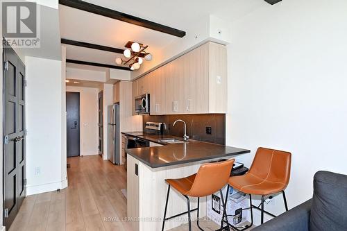 2001 - 145 Columbia Street W, Waterloo, ON - Indoor Photo Showing Kitchen
