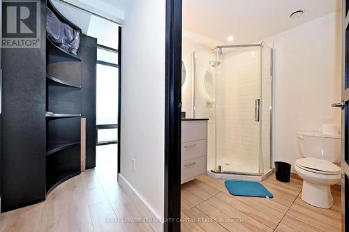 2001 - 145 Columbia Street W, Waterloo, ON - Indoor Photo Showing Bathroom