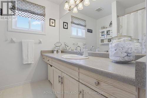 117 Bournemouth Drive, London East (East I), ON - Indoor Photo Showing Bathroom