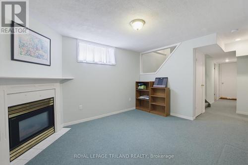 117 Bournemouth Drive, London East (East I), ON - Indoor With Fireplace