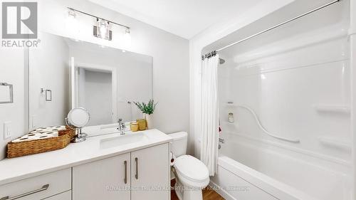 4pc family bath - 107 - 175 Doan Drive, Middlesex Centre (Kilworth), ON - Indoor Photo Showing Bathroom