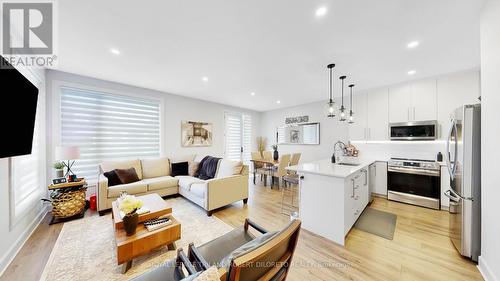 107 - 175 Doan Drive, Middlesex Centre (Kilworth), ON - Indoor Photo Showing Kitchen With Stainless Steel Kitchen