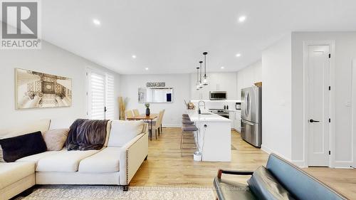 107 - 175 Doan Drive, Middlesex Centre (Kilworth), ON - Indoor Photo Showing Living Room