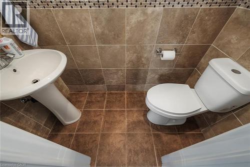 3368 Raspberry Bush Trail, Oakville, ON - Indoor Photo Showing Bathroom