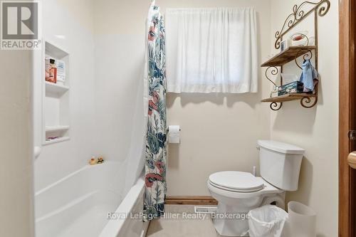 58 Kemp Crescent, Stratford, ON - Indoor Photo Showing Bathroom