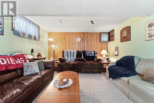 58 Kemp Crescent, Stratford, ON - Indoor Photo Showing Living Room