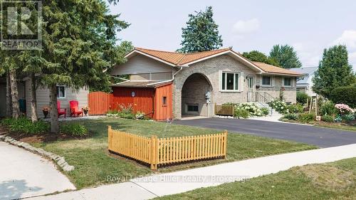 58 Kemp Crescent, Stratford, ON - Outdoor