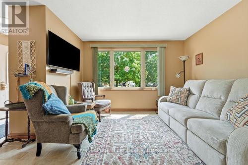 58 Kemp Crescent, Stratford, ON - Indoor Photo Showing Living Room