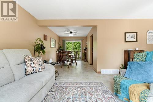 58 Kemp Crescent, Stratford, ON - Indoor Photo Showing Living Room