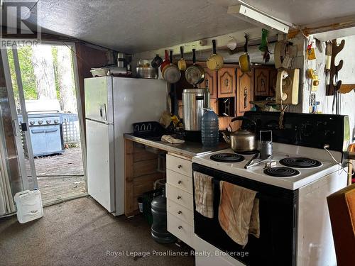 224 Fire Route 91, Havelock-Belmont-Methuen, ON - Indoor Photo Showing Kitchen