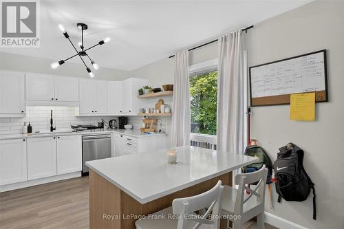 2615 Foxmeadow Road, Peterborough (Ashburnham Ward 4), ON - Indoor Photo Showing Kitchen