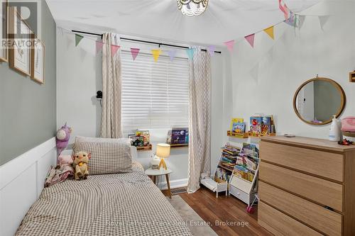 2615 Foxmeadow Road, Peterborough (Ashburnham Ward 4), ON - Indoor Photo Showing Bedroom