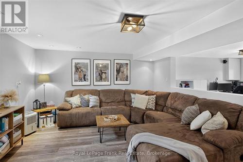 2615 Foxmeadow Road, Peterborough (Ashburnham Ward 4), ON - Indoor Photo Showing Living Room