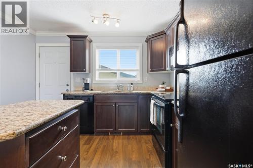 317 315 Hampton Circle, Saskatoon, SK - Indoor Photo Showing Kitchen With Double Sink