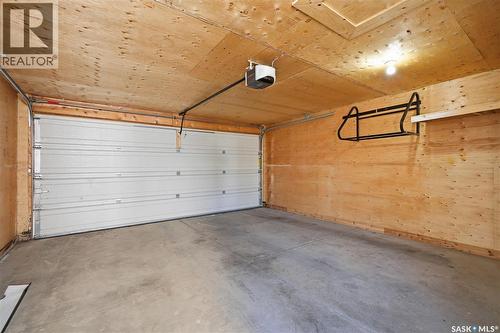 317 315 Hampton Circle, Saskatoon, SK - Indoor Photo Showing Garage