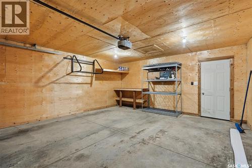 317 315 Hampton Circle, Saskatoon, SK - Indoor Photo Showing Garage