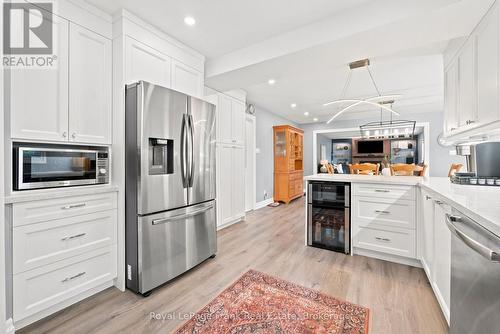 47 South Beech Street, Uxbridge, ON - Indoor Photo Showing Kitchen With Upgraded Kitchen