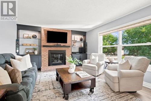 47 South Beech Street, Uxbridge, ON - Indoor Photo Showing Living Room With Fireplace