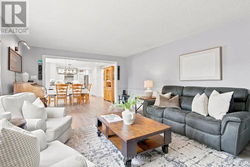 47 South Beech Street, Uxbridge, ON - Indoor Photo Showing Living Room