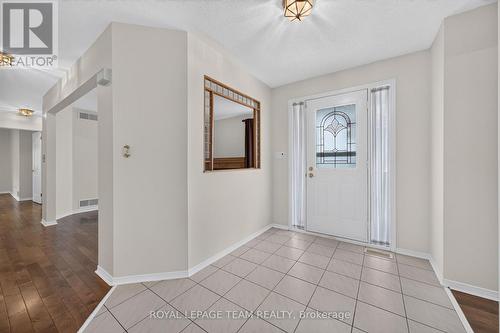 35 Billingham Crescent, Ottawa, ON - Indoor Photo Showing Other Room