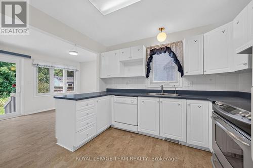 35 Billingham Crescent, Ottawa, ON - Indoor Photo Showing Kitchen With Double Sink