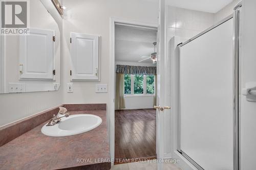 35 Billingham Crescent, Ottawa, ON - Indoor Photo Showing Bathroom