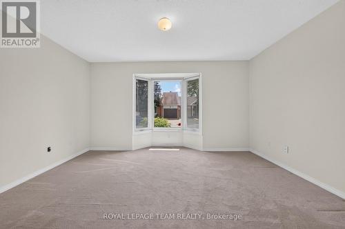 35 Billingham Crescent, Ottawa, ON - Indoor Photo Showing Other Room