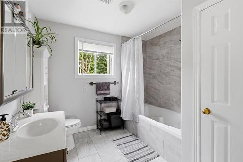63 Heyden Lake Rd, Aweres, ON - Indoor Photo Showing Bathroom