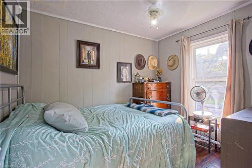 34 Poplar Avenue, Hamilton, ON - Indoor Photo Showing Bedroom