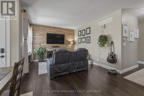 92 Windermere Boulevard, Loyalist (Bath), ON - Indoor Photo Showing Other Room