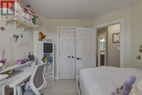 92 Windermere Boulevard, Loyalist (Bath), ON - Indoor Photo Showing Bedroom