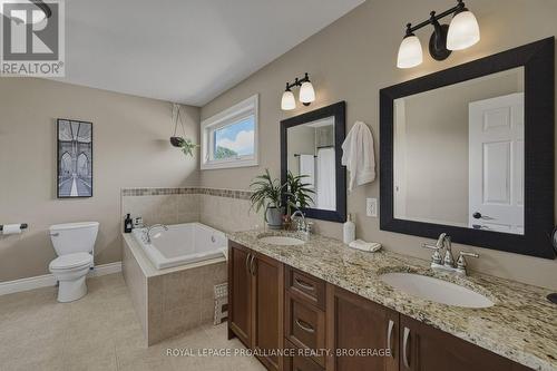 92 Windermere Boulevard, Loyalist (Bath), ON - Indoor Photo Showing Bathroom