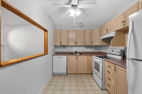 Kitchen - 3-70 Boul. Louise-Campagna, Gatineau (Hull), QC - Indoor Photo Showing Kitchen