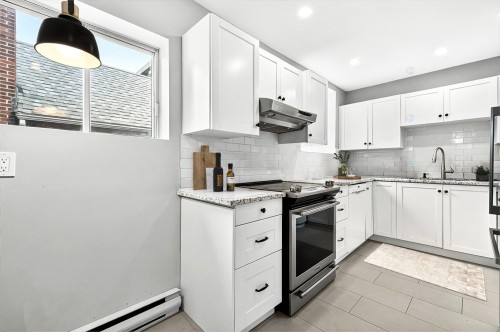 Cuisine - 65 Rue Dufferin, Hampstead, QC - Indoor Photo Showing Kitchen With Upgraded Kitchen