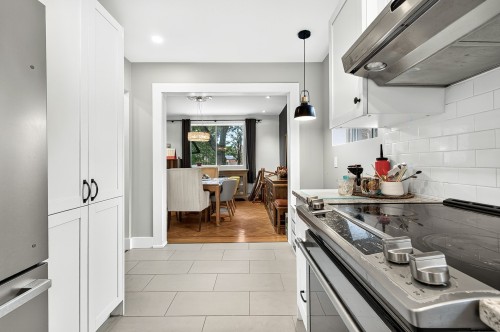 Cuisine - 65 Rue Dufferin, Hampstead, QC - Indoor Photo Showing Kitchen With Upgraded Kitchen