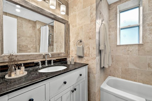 Salle de bains - 65 Rue Dufferin, Hampstead, QC - Indoor Photo Showing Bathroom