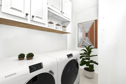 Salle de lavage - 65 Rue Dufferin, Hampstead, QC - Indoor Photo Showing Laundry Room