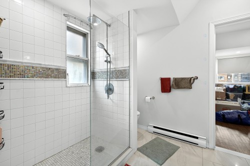 Salle de bains attenante à la CCP - 65 Rue Dufferin, Hampstead, QC - Indoor Photo Showing Bathroom