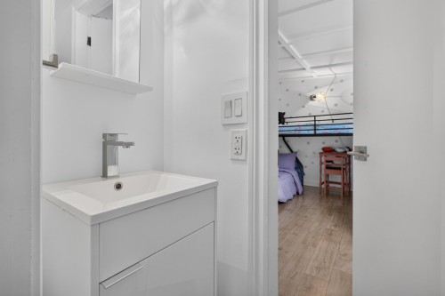 Powder room - 124 Rue Monseigneur-Vel, Magog, QC - Indoor
