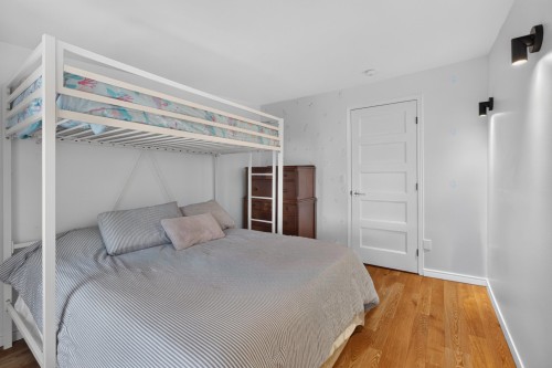 Bedroom - 124 Rue Monseigneur-Vel, Magog, QC - Indoor Photo Showing Bedroom