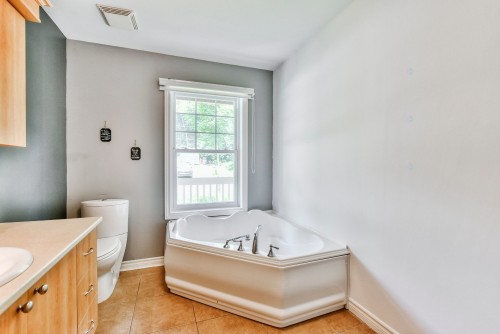 Bathroom - 713 Rue Boivin, Sainte-Sophie, QC - Indoor Photo Showing Bathroom