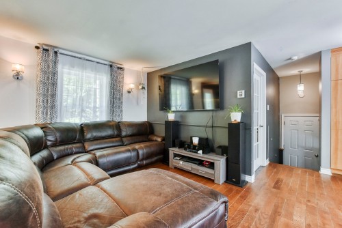 Living Room - 713 Rue Boivin, Sainte-Sophie, QC - Indoor Photo Showing Living Room