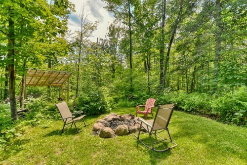 Courtyard - 713 Rue Boivin, Sainte-Sophie, QC - Outdoor