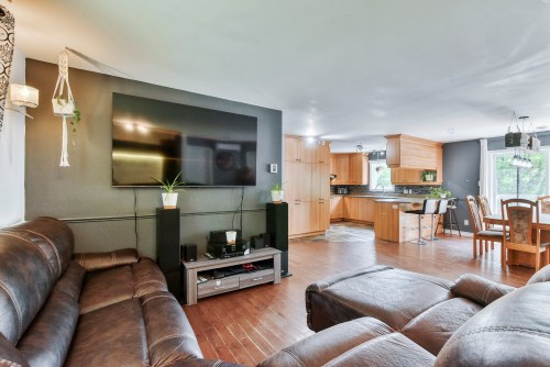 Living Room - 713 Rue Boivin, Sainte-Sophie, QC - Indoor Photo Showing Living Room