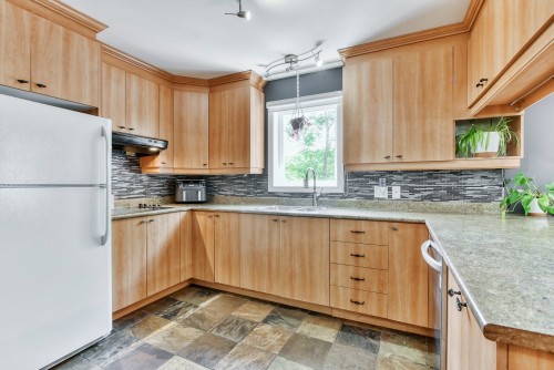 Kitchen - 713 Rue Boivin, Sainte-Sophie, QC - Indoor Photo Showing Kitchen