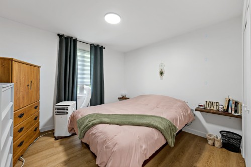 Dwelling - 215  - 217 Ch. Paquette, Mont-Tremblant, QC - Indoor Photo Showing Bedroom