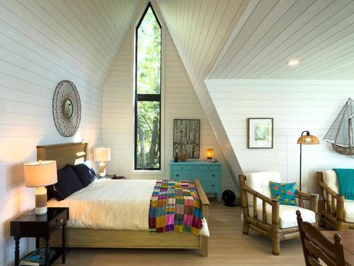 191 Father Moss Road, Sioux Narrows, ON - Indoor Photo Showing Bedroom