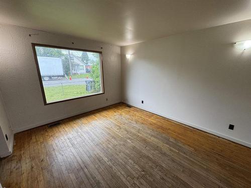 94 Empress Ave. S., Thunder Bay, ON - Indoor Photo Showing Other Room