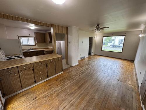 94 Empress Ave. S., Thunder Bay, ON - Indoor